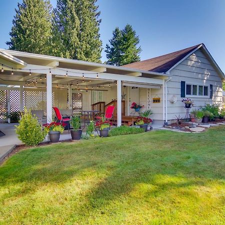 Charming Updated Retreat Walk To Lake Stevens! Exterior photo
