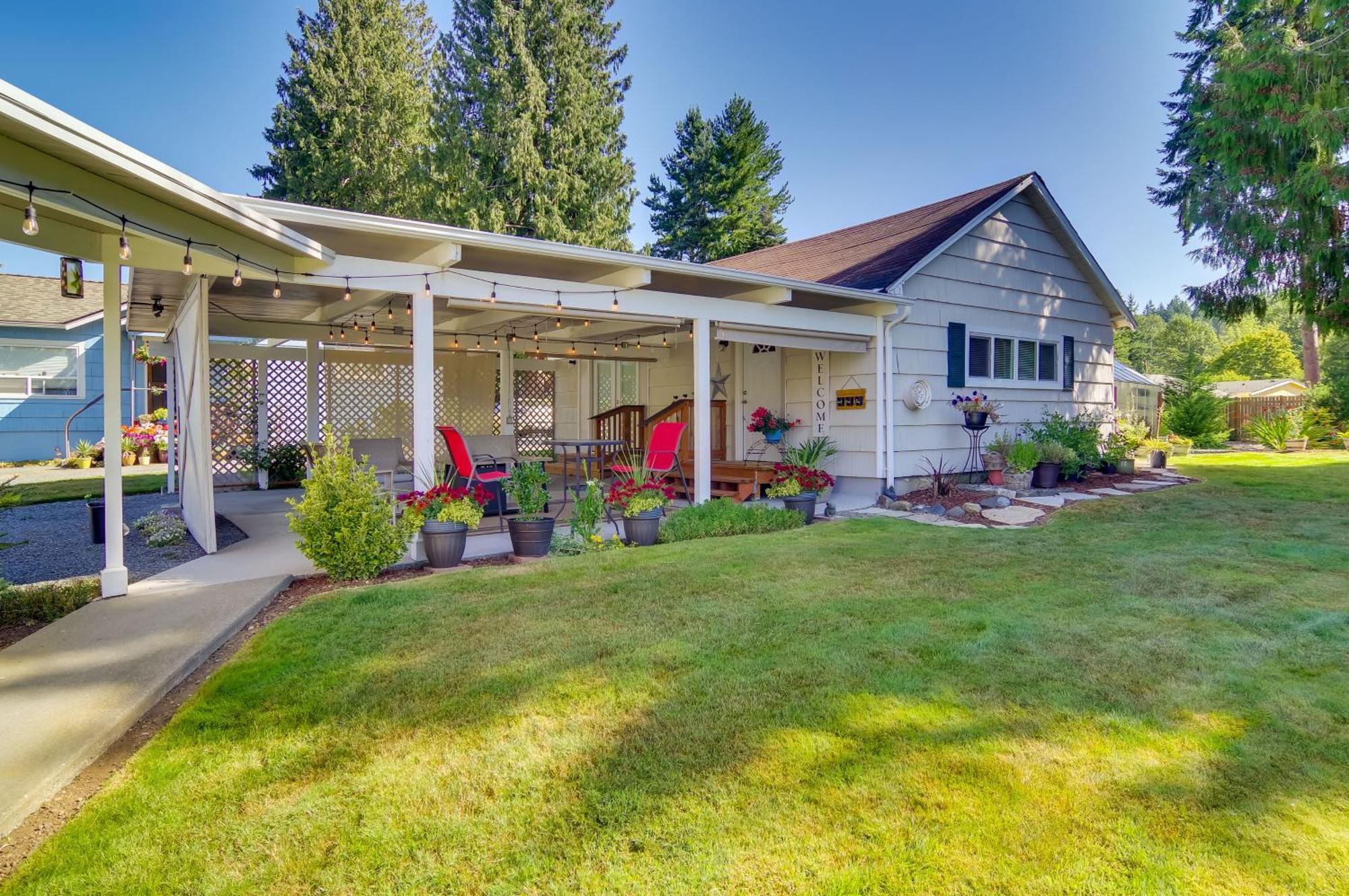 Charming Updated Retreat Walk To Lake Stevens! Exterior photo