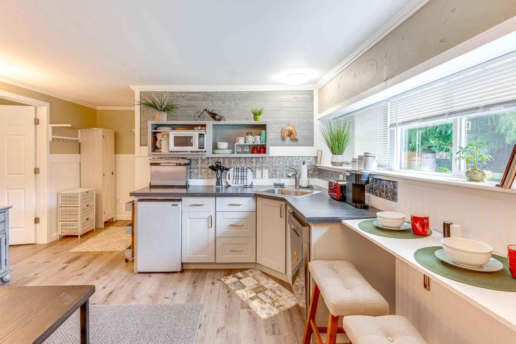 Charming Updated Retreat Walk To Lake Stevens! Exterior photo